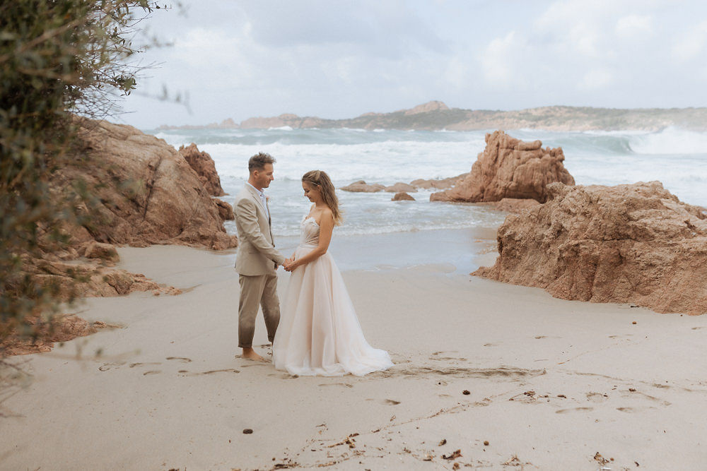 celebranti.com-PromesseNuziali-CerimoniaSegreta-Spiaggia-Sardegna-Crdit-FrancescaZinchiri