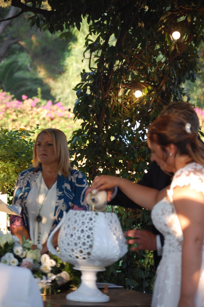 celebranti.com-RitoDellaLuceSalentina-SalentoLightRitual-WeddingCeremony-CelebrantLedCeremony-rituale-Rite-WeddingCeremony-Italy-CerimoniaDiNozze-CerimoniaConCelebrante-credit-LucianellaStifani