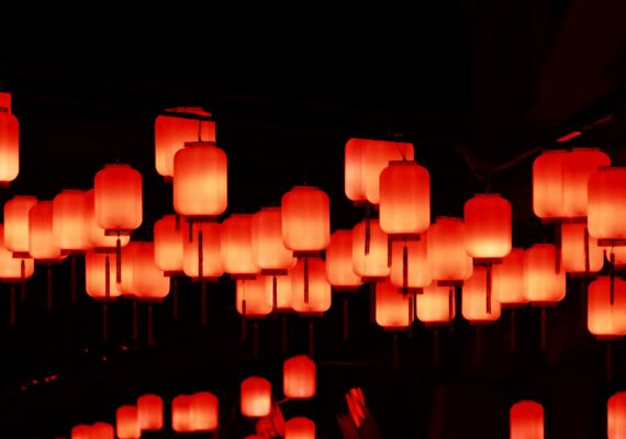 celebranti.com-FestivalLanterneCinesi-ChineseLanterns-luce-buio-lanterna-lantern-RitoDellaLanterna-Laterne-Ritual-rituale-Rite-credit-FedereCelebranti