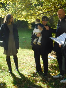 celebranti.com-NamingCeremony-CerimoniaDiBenvenuto-Celebrant-Luci-Ombre-Celebrante-credit-AntonioZavarella